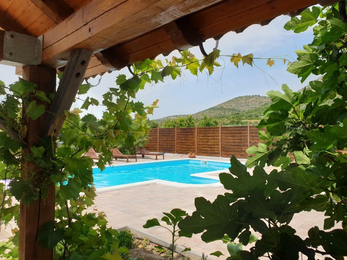 Apartment Smilje Šibenik Exterior foto